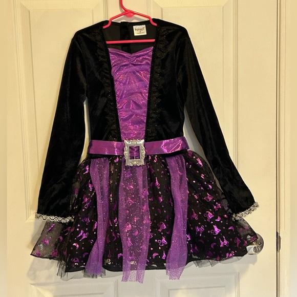 Spirit Darling Witch Costume - Purple and Black - Picture 15 of 16